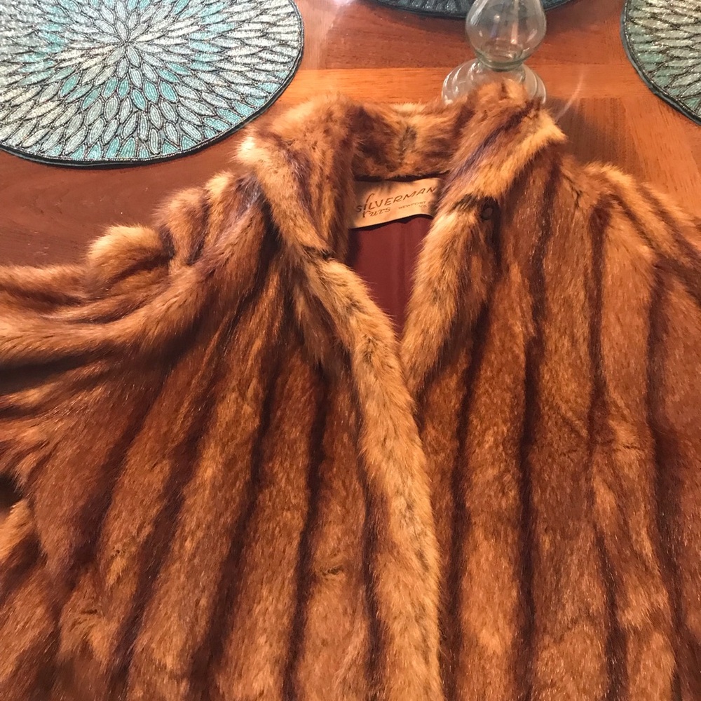 SOLD.     Beautiful vintage red fox fur